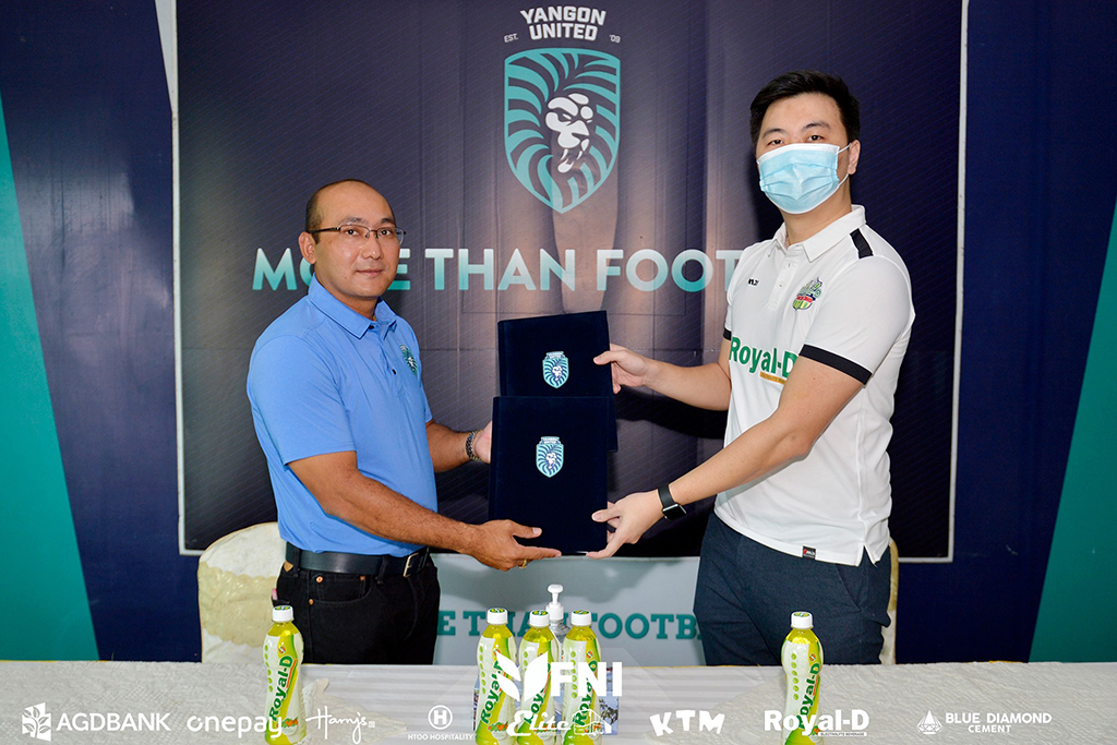 Sponsorship Agreement signs between Yangon United and Royal-D Electrolyte Beverage for 2021 season