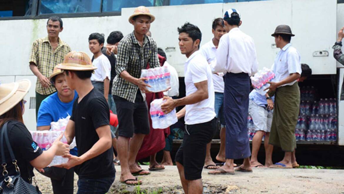 Yangon Team, Players and Fans Donate For Flood Suffered People from Ka Lai Village , Bago Division.