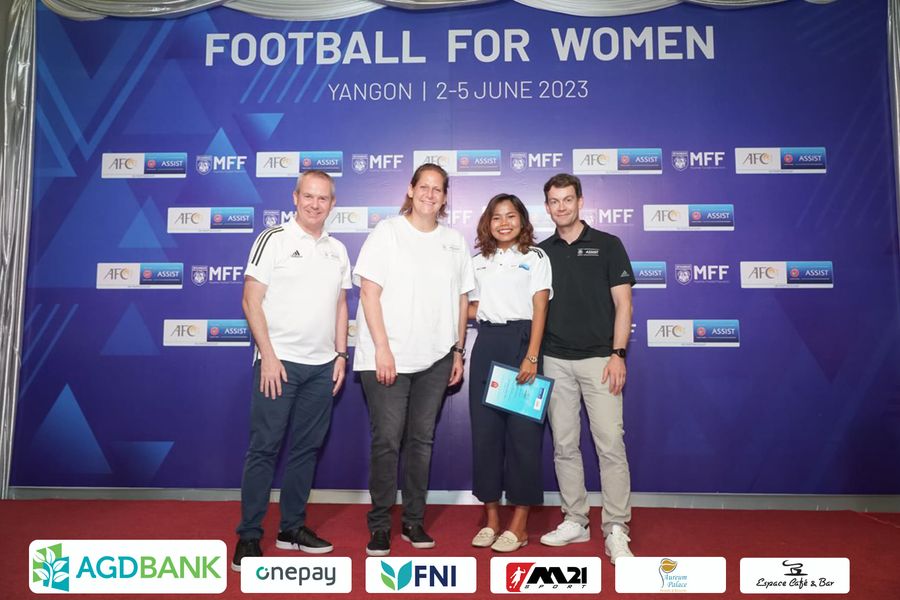 UEFA Assist Football for Women Programme သို့ ရန်ကုန်ယူနိုက်တက်အသင်းမှတာဝန်ရှိသူတစ်ဦးတက်ရောက်