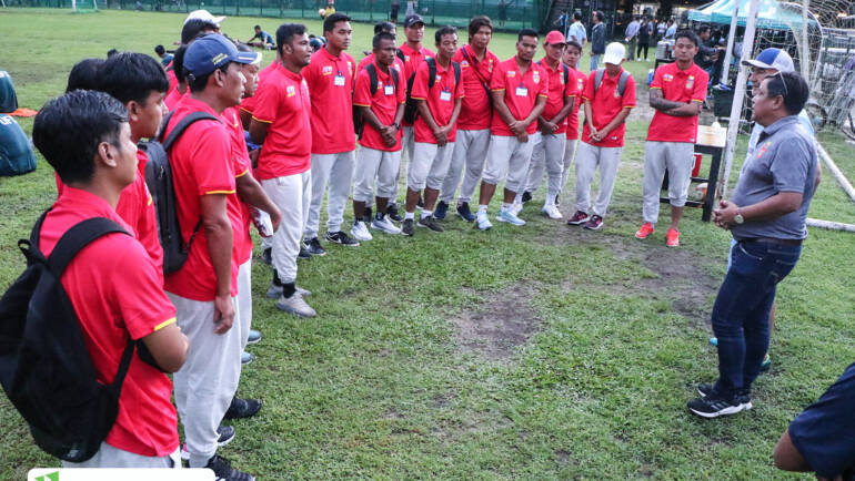 AFC/ MFF ‘B’ Diploma Coaching Course observed the team training and learned from Head Coach Gerd Zeise