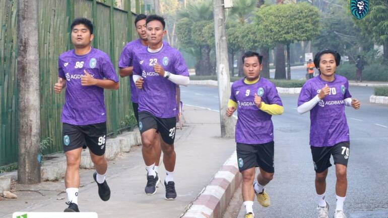 Testing players for their stamina and physical endurance by having them run around Kandawgyi Lake for 2 rounds to access their fitness levels