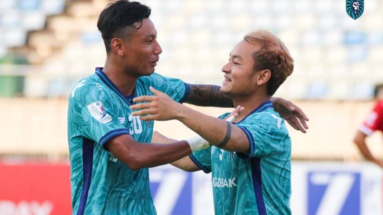 Yangon United continued their unbeaten win in the group stage hammering GFA with the goals of Hein Zayar Lin, Yan Kyaw Htwe and La Min Htwe.