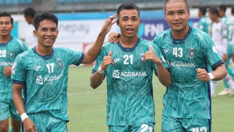 Yangon United lead table with dominant win against Myawady